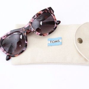 COPY - TOMS Chelsea Pink Hibiscus Sunglasses